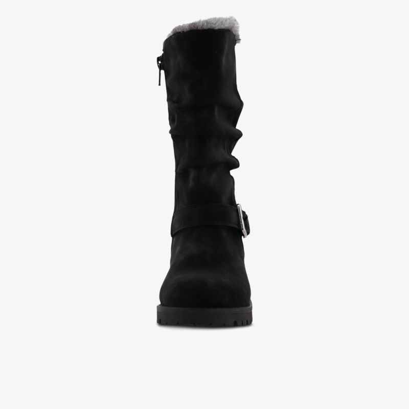 Schwarzer Winterstiefel mit weichem Innenfutter und robustem Profil, frontal in Szene gesetzt