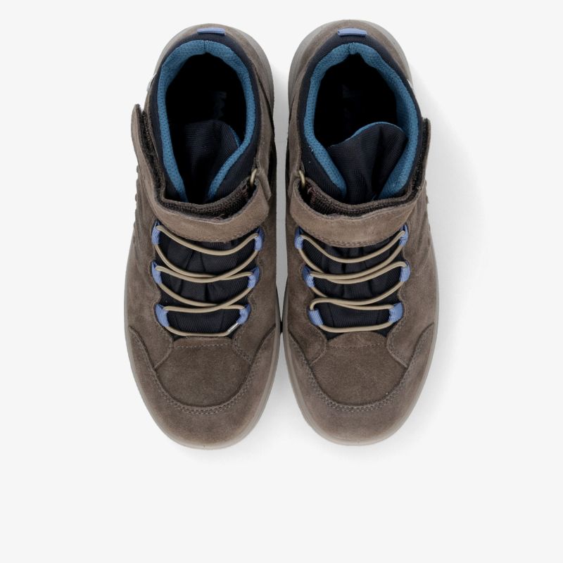 Robustes Paar Outdoorschuhe in Grau und Blau mit gepolstertem Schaft und schnürbarem Design, Draufsicht