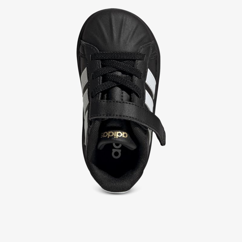 Sportlicher Kinderschuh mit robustem Klettverschluss und atmungsaktivem Obermaterial für sicheren Halt und Komfort