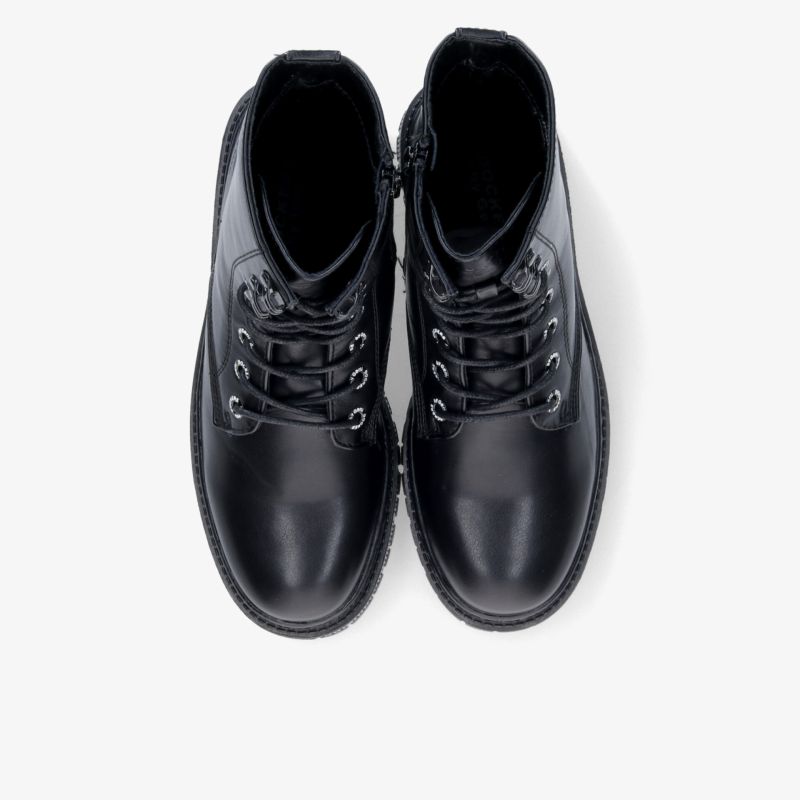 Schwarze robuste und bequeme Schuhe mit Schnürsenkeln, gepolsterter Oberfläche und rutschfester Sohle in Paaransicht