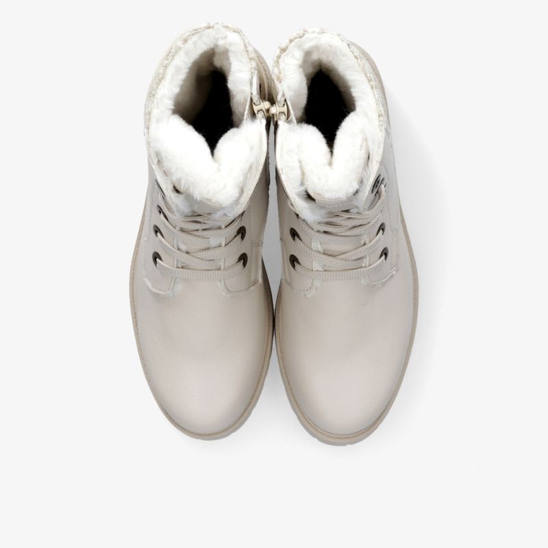 Stylische und warme Winterstiefel mit weichem Innenfutter und robustem Design in klassischem Look.