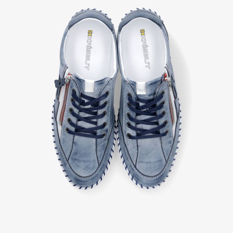Sportliche blaue Schuhe mit robustem Profil, gepolstertem Komfort und flexibler Sohle in Top-Down-Ansicht