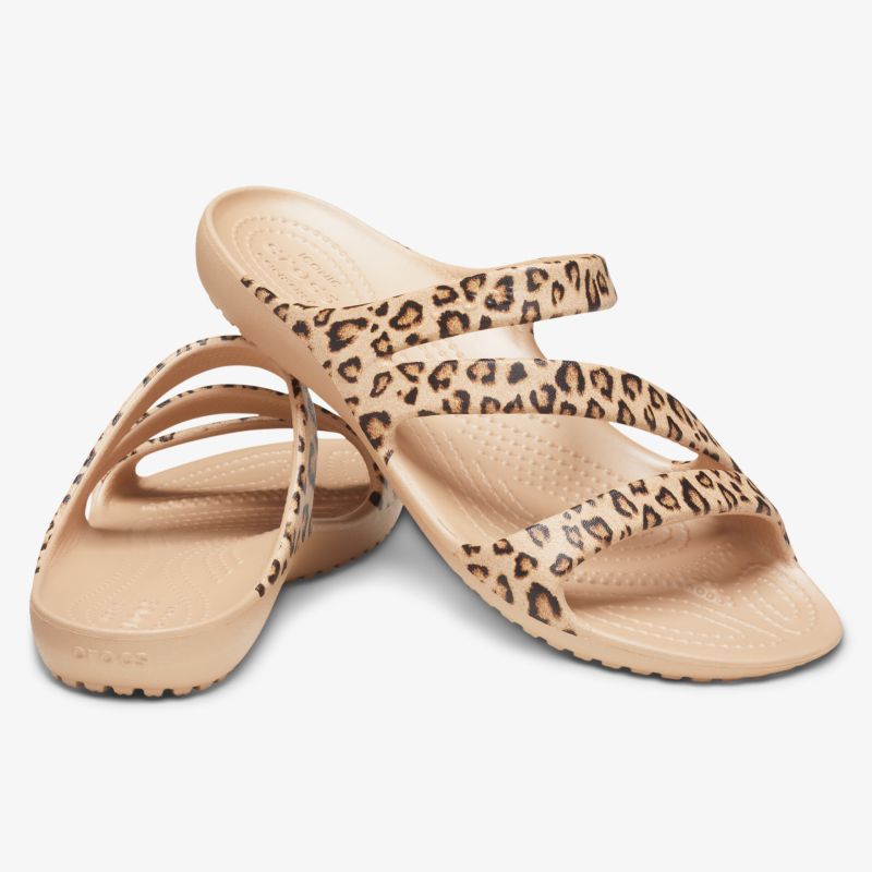 Stylische Sandalen mit Leopardenmuster, leicht und komfortabel für den Alltag.
