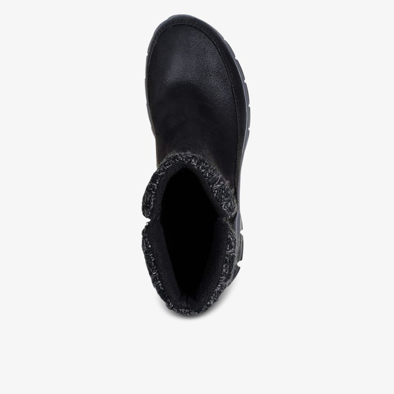 Schwarzer Winterstiefel mit kuscheligem Innenfutter und rutschfester, profilierter Sohle, Draufsicht