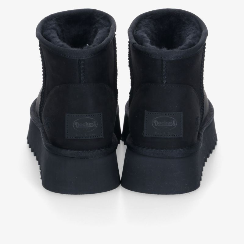 Robuste Stiefel mit warmem Innenfutter und rutschfester Sohle, Rückansicht des klassischen Modells
