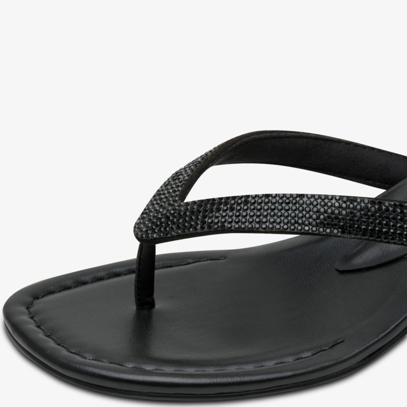 Schwarzer Flip Flop mit glitzerndem Riemen und gepolstertem Fußbett für komfortablen Tragekomfort