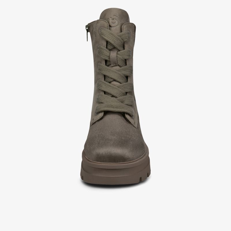 Robuster Schnürstiefel mit langlebiger Sohle und komfortablem Sitz in Frontansicht