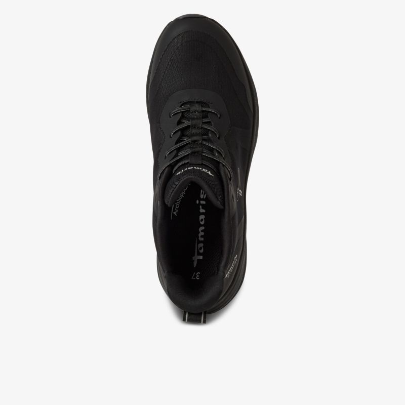 Sportlicher Schuh mit atmungsaktivem Material und flexibler Schnürung, bequem für den Alltag