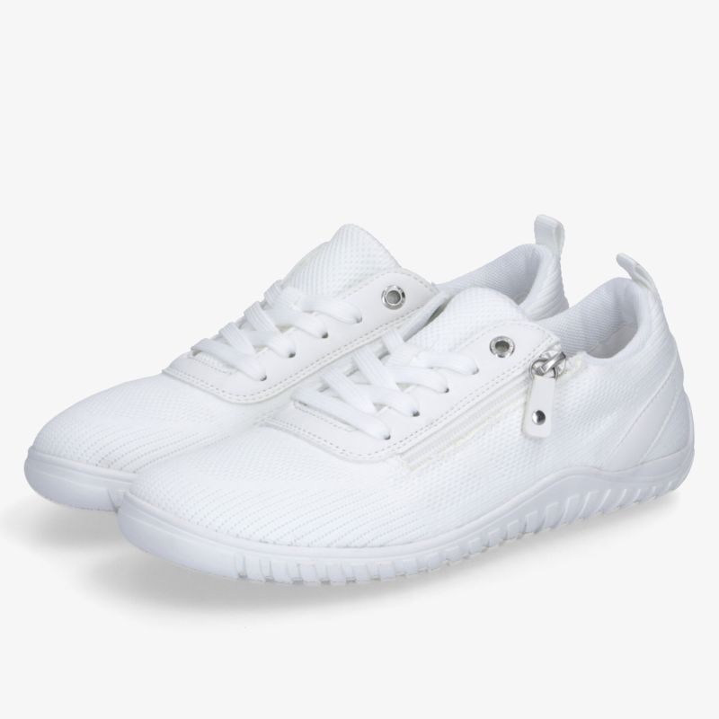 Weißes Sneaker-Paar mit Schnürung, flexibler Sohle und atmungsaktivem Material für bequemen Alltag