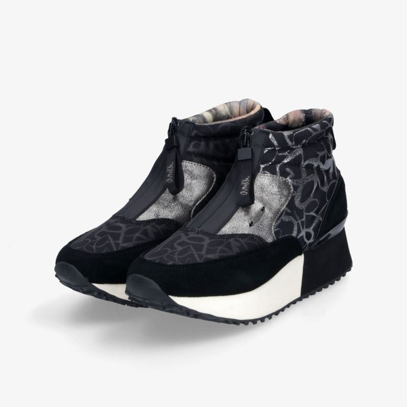 Schwarze und graue Wedges mit Keilabsatz und modernem Design für bequemen und stilvollen Auftritt