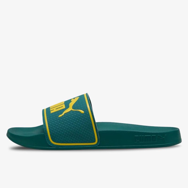 Seitlich sichtbare leichte und bequeme Badeschuhe mit rutschfester Sohle und sportlichem Design