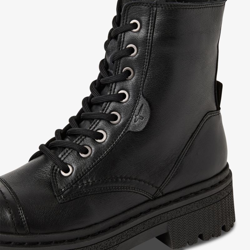 Robuster schwarzer Schnürstiefel aus Leder mit profilierter, langlebiger Sohle