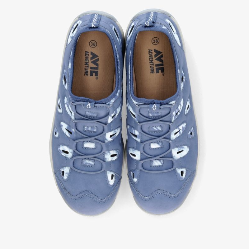 Stylische blaue Sneaker mit atmungsaktivem Material und flexibler Sohle, ideal für aktiven Komfort