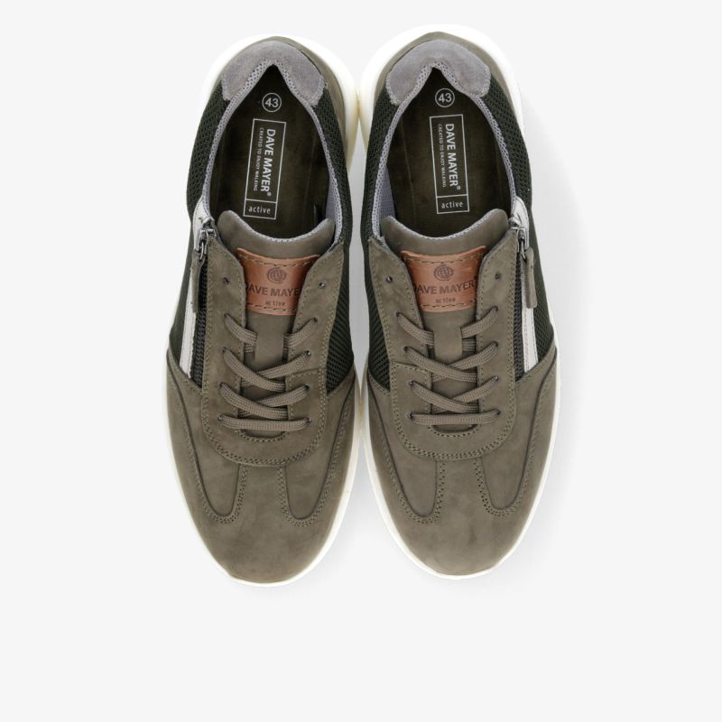 Sportschuhe im Paar, Draufsicht, bequeme Passform, atmungsaktives Material und rutschfeste Sohle
