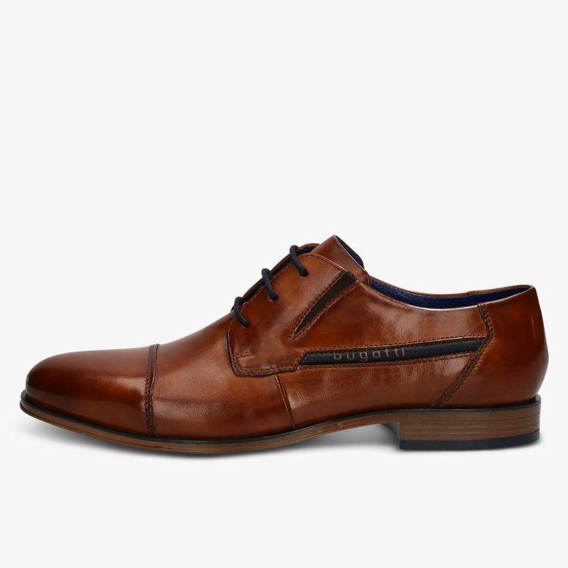 Eleganter brauner Lederschuh mit klassischer Schnürung und hochwertiger Verarbeitung für stilvollen Auftritt