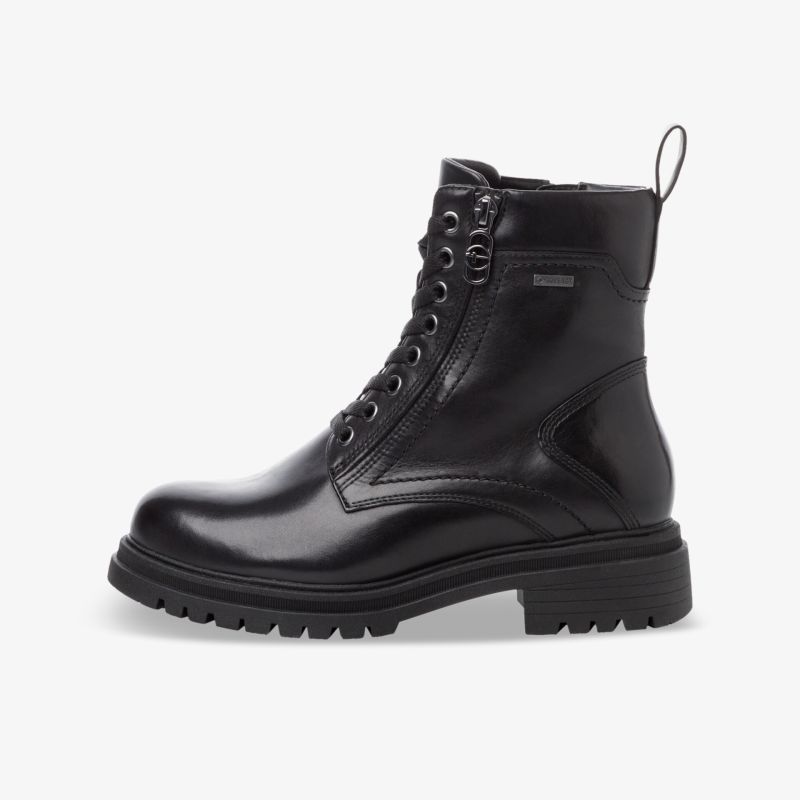 Schwarzer robuster Lederstiefel mit Schnürung und profilierter Sohle für hohen Tragekomfort