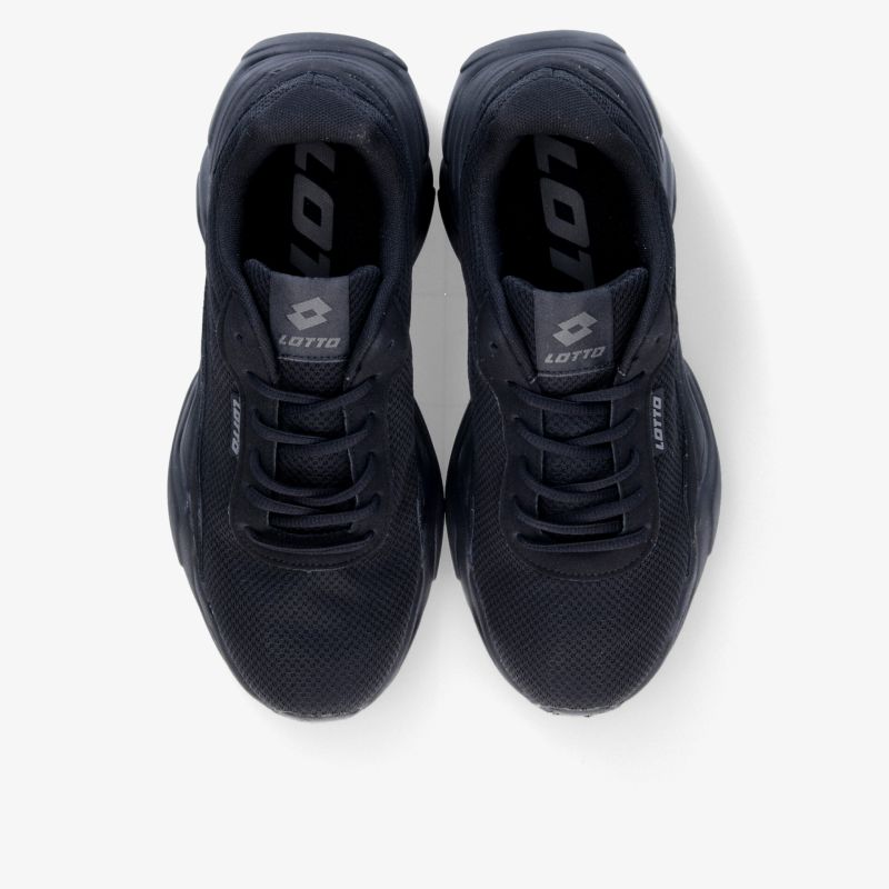 Schwarzes Sportschuh-Paar mit robuster Struktur und flexiblem Schnürsystem aus der Draufsicht