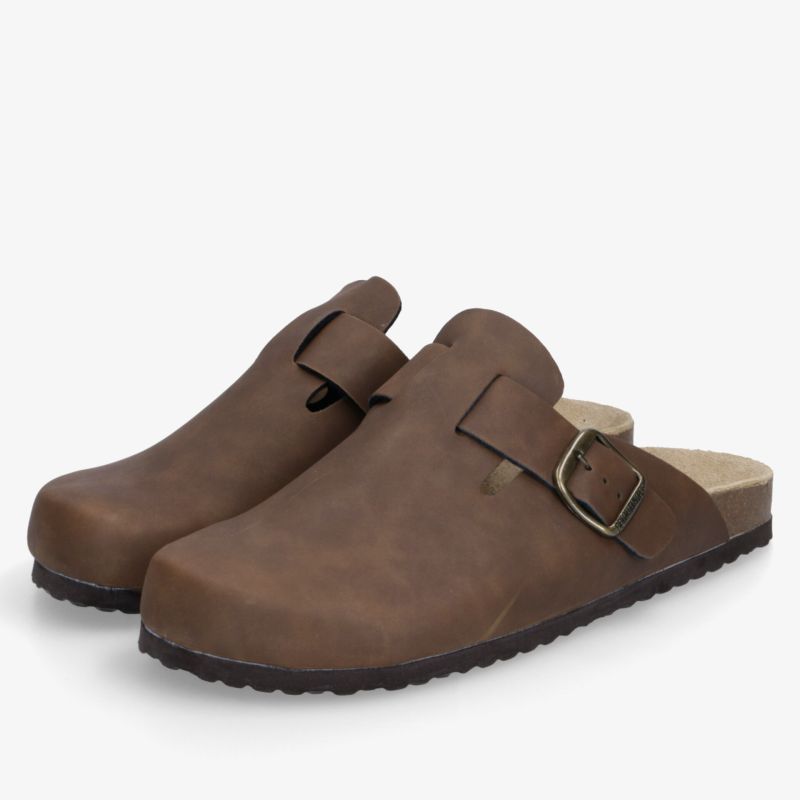 Bequeme braune Clog-Schuhe mit verstellbarem Riemen und rutschfester Sohle für angenehmen Tragekomfort