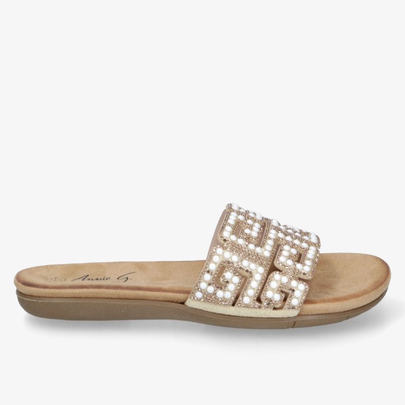 Bequeme Sandale mit flacher Sohle, elegant perlenverziert, in sandfarben, perfekt für den Sommer