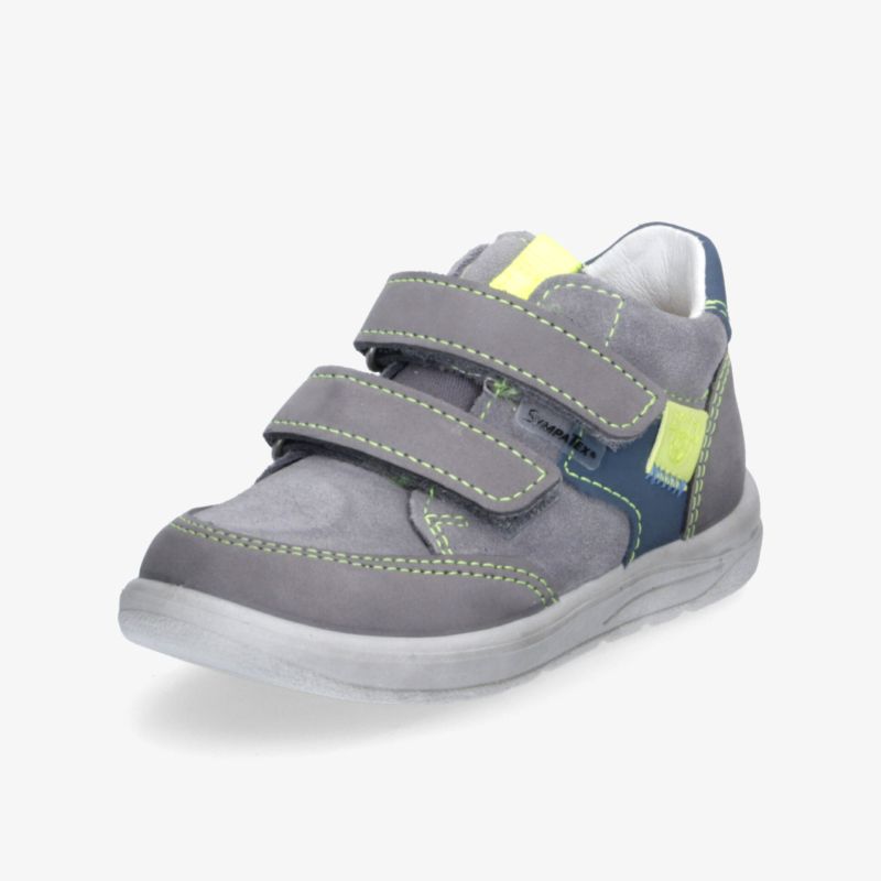 Bequemer Schuh mit zwei Klettverschlüssen, robuster Sohle und flexiblem, atmungsaktivem Material vorgestellt
