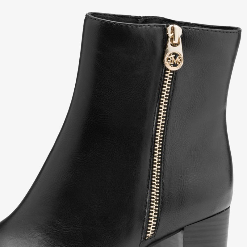 Eleganter schwarzer Lederstiefel mit seitlichem Reißverschluss und komfortablem Blockabsatz