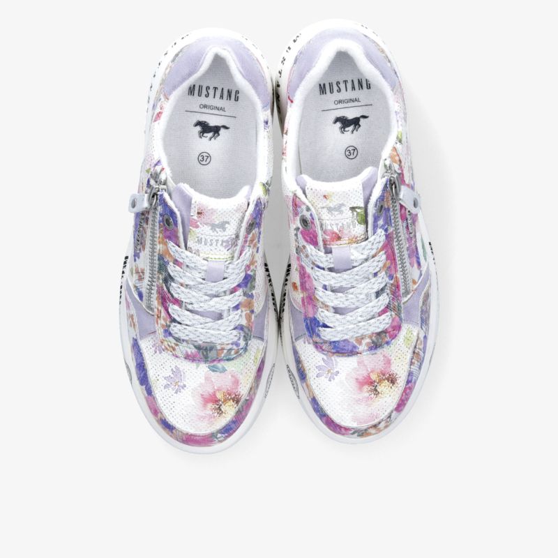 Bequeme, modische Sneakers mit farbenfrohem Blumenmuster und leichter, gedämpfter Sohle in Draufsicht