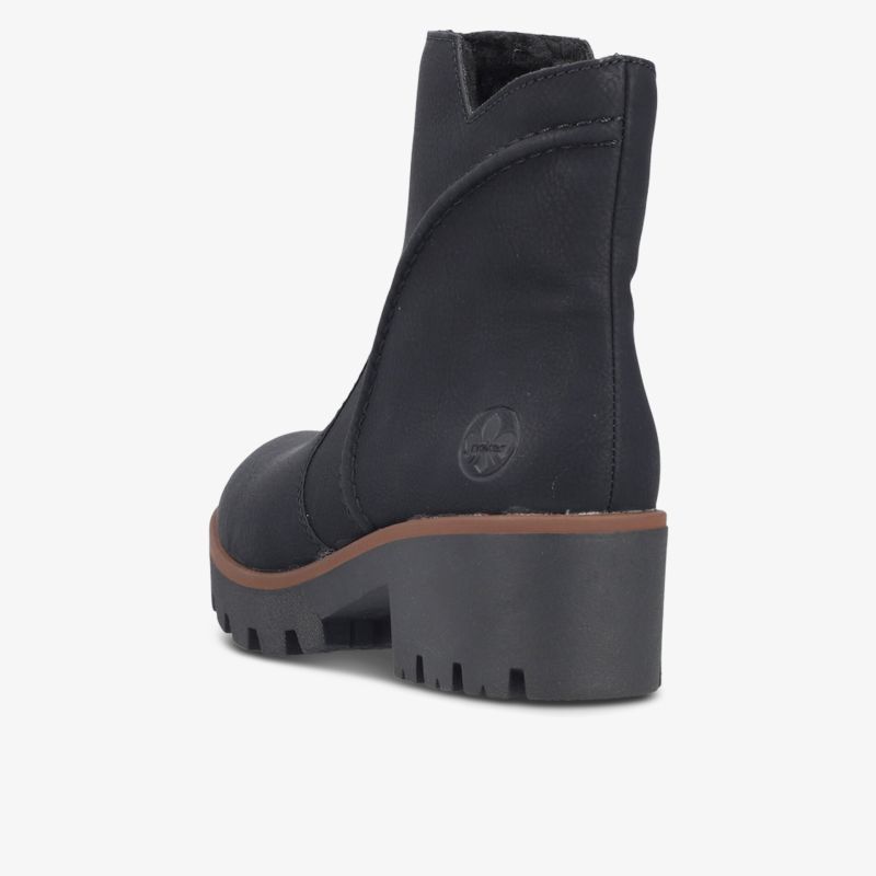 Schwarzer Schuh mit robustem Blockabsatz und Reißverschluss, klare Rückansicht, eleganter hoher Schaft