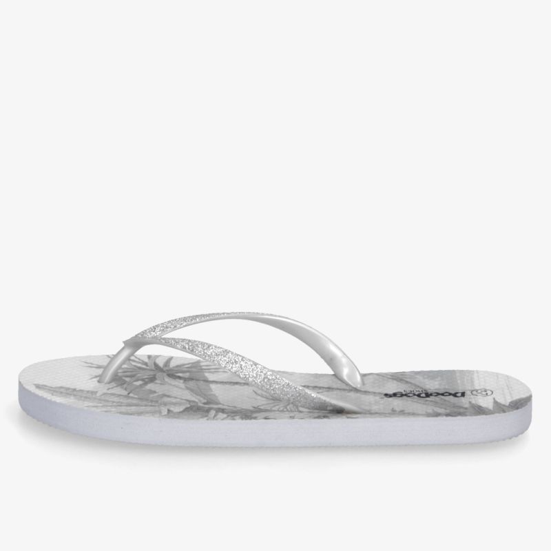 Leichter Flipflop mit bequemer Passform, rutschfester Sohle und elegantem silbernem Design, ideal für Sommer und Freizeit