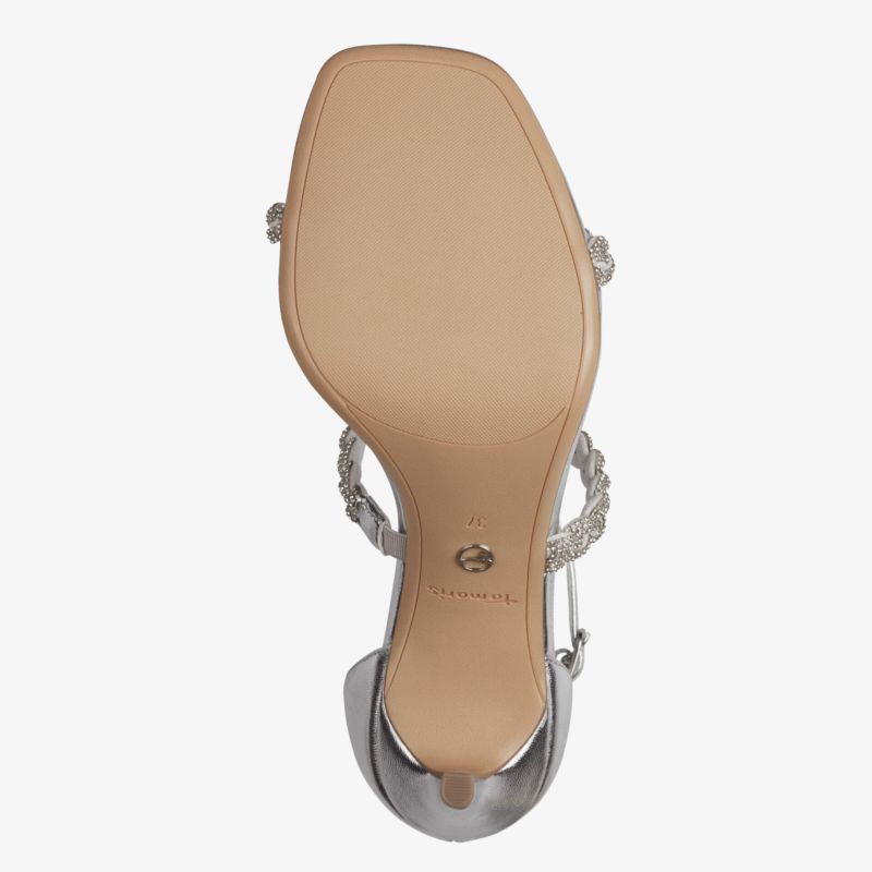 Sohle einer eleganten Sandale mit rutschfester, bequemer Laufsohle und verstellbarem Riemen