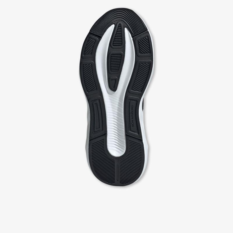 robuste schwarze Schuhsohle mit rutschfestem Profil für hohen Komfort und Halt