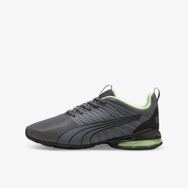 Moderner, leichter Sportschuh mit gepolsterter Air-Sohle und atmungsaktivem Material für optimalen Komfort.