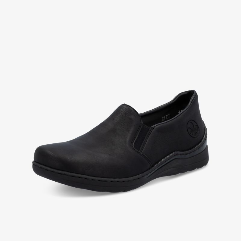 Seitliche Ansicht eines schwarzen, bequemen Slippers mit rutschfester Sohle und elastischen Einsätzen für einfachen Einstieg