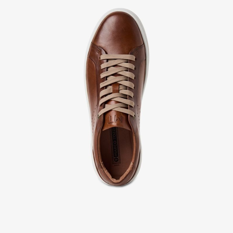 Eleganter Sneaker aus braunem Glattleder mit bequemer Schnürung und sportlichem Design in Draufsicht