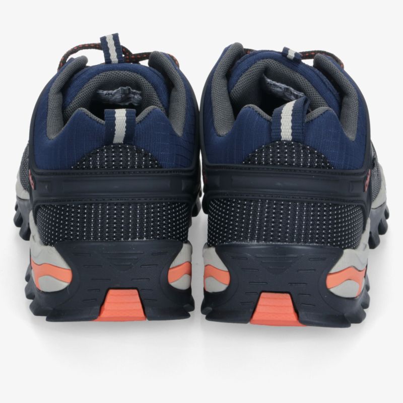 Hochwertige Trailrunning-Schuhe mit rutschfester Sohle und atmungsaktivem Material in attraktivem Design.