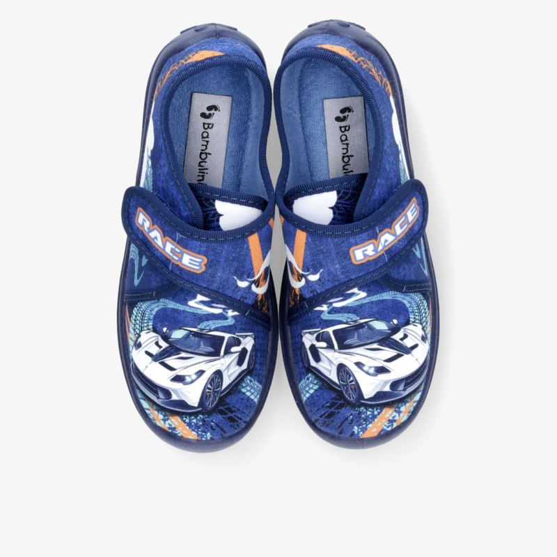 Bequeme blaue Kinderschuhe mit Rennwagen Motiv, praktischem Klettverschluss und rutschfester Sohle