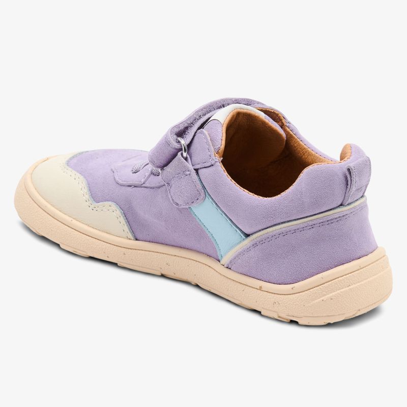 Moderner Sneaker in Lila mit stabilem Design und komfortabler Sohle, perfekt für den Alltag.